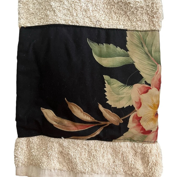 Ralph Lauren Charleston Custom Made Hand Towel New - Picture 1 of 3